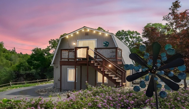 Private 1BR Guesthouse Close to DT Auburn