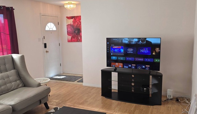 Private, Comfortable 2 badrooms Near Londonderry Mall – Free WiFi 13 to downtown