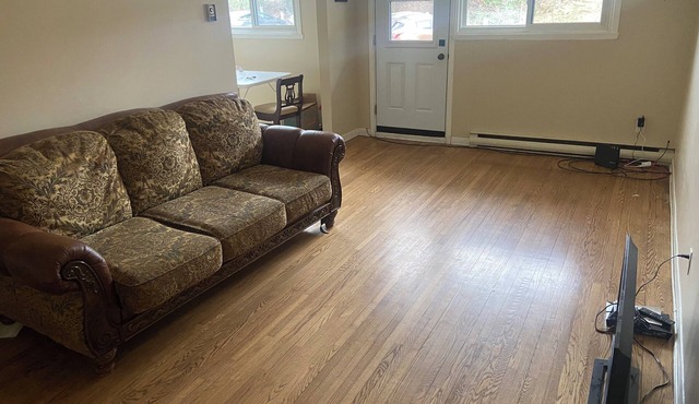 Private Cozy Room in Downtown Deep River
