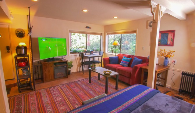Private Edmonds Studio Apartment