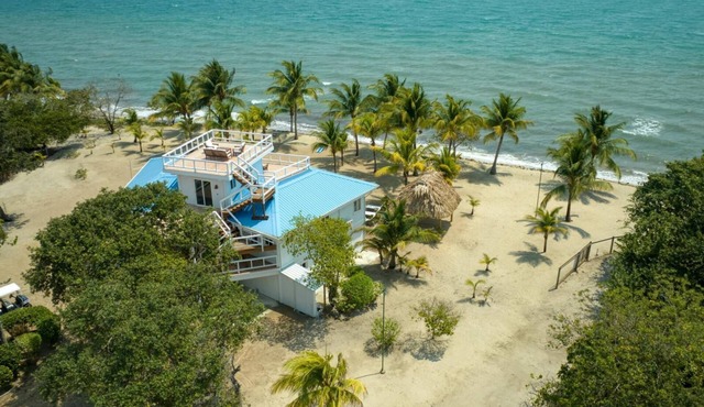Private Oceanfront 4-Bed Villa w/Pool on Huge Lot
