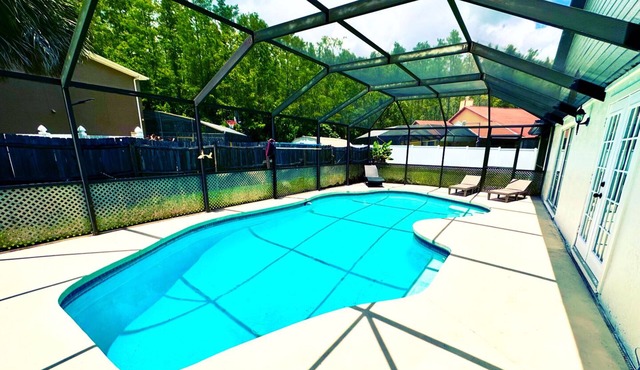 Private Pool Oasis 9 Min to MCO, 15 to Disney!