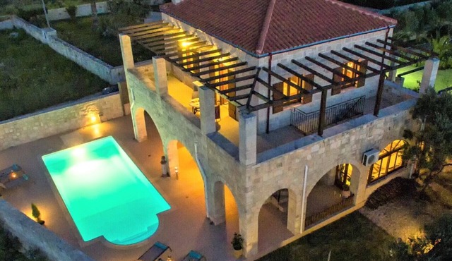 Private pool★ Stone Villa ★Walking diistance to Beach & Taverna & Supermarket