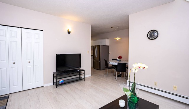 Private & Quite 2 Bedroom Suite