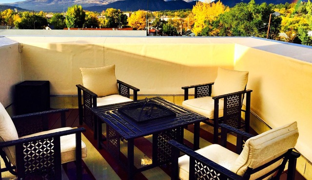 Private Rooftop Deck w/ Mtn views and AC! Located Downtown Near New Aspen Place!
