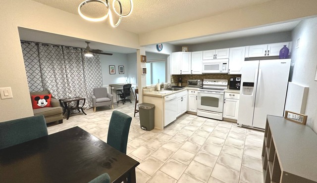 Private Spacious 1BR Near LEGOLAND 2 Miles