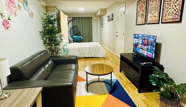Private Studio: Separate Entry, Washroom & Living Room