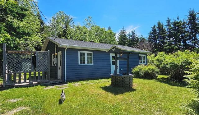 Quiet, peaceful, private country home with a large yard