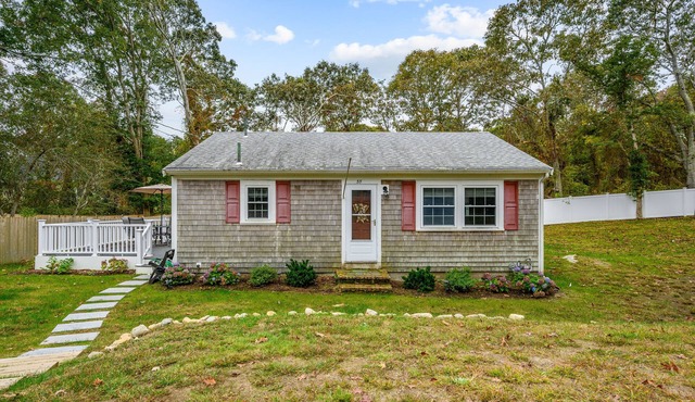 QUINTESSENTIAL COTTAGE IN BARNSTABLE VILLAGE
