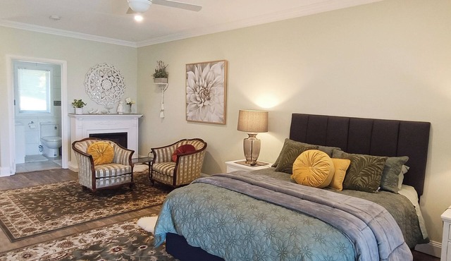 Regal Room - Lakeside @ Glen Elborne Estate