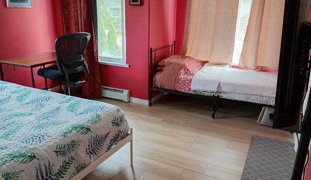 Rental Vacation Home 45minutes away from YVR Airport or Vancouver City.