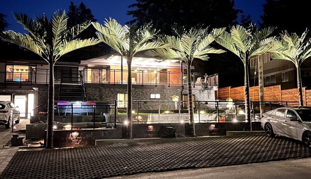 RESORT TYPE 2 BED 2 BATH SUITE IN A VERY LARGE HOME IN DELTA, BC