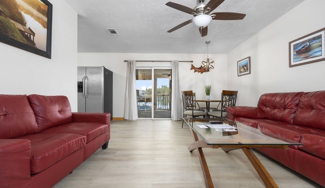 Riverfront Cottage 2 Bedroom Queen Beds/dockage included