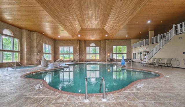 Riverfront Escape! 2 Relaxing Units Near Trails! Pool, Gym & Free Parking!