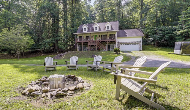 Riverfront Home w/Mtn Views, Near Blue Ridge Pkwy