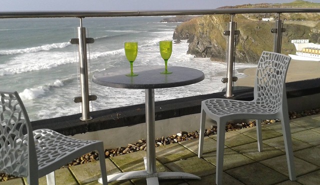Rocklands studio with incredible views across the sea and beaches and cliffs