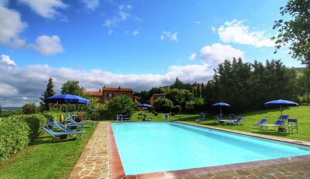 Rolling farmhouse of Val d'Orcia