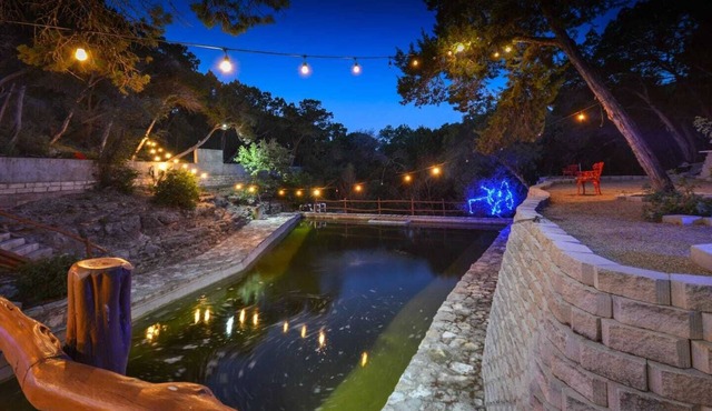 Romantic Secluded Studio with private Koi Pond and huge Natural Pool