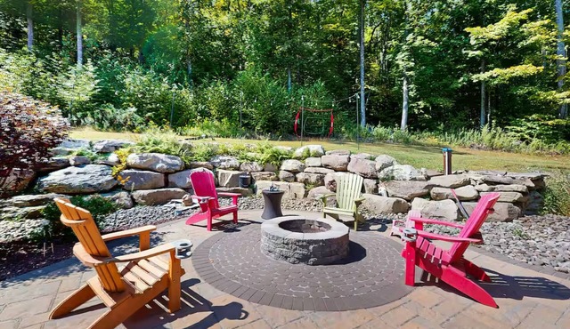 S'mores Studio Hideaway
