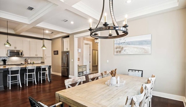 Seacrest Beach escape—screened porch, chef's kitchen, 6 bikes, near Lagoon Pool