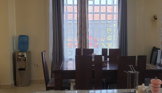 Serene 4bedroom villa in Naivasha with scenic views & shared pool close to lake