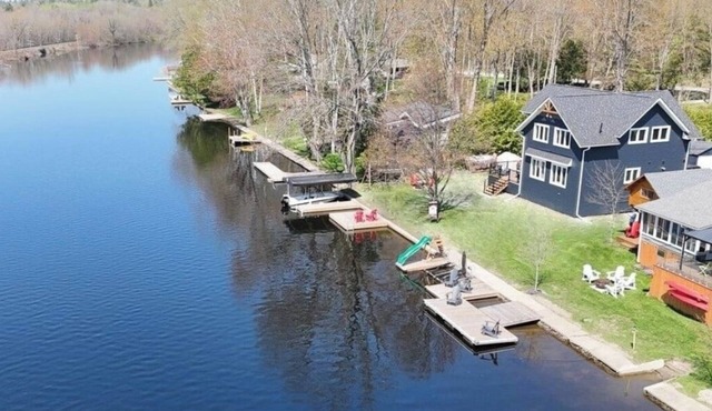 Severn River Luxury Retreat, 3 bds, 2,5 bath, sleeps 9 ppl, dogs welcome!