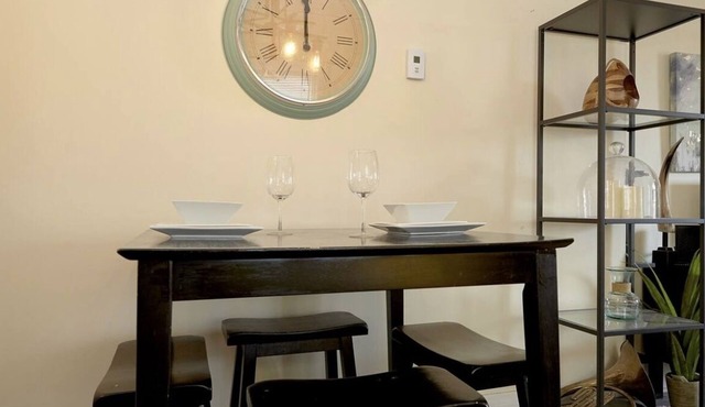 Side Street Oasis: 2bdrm+Den Open Concept