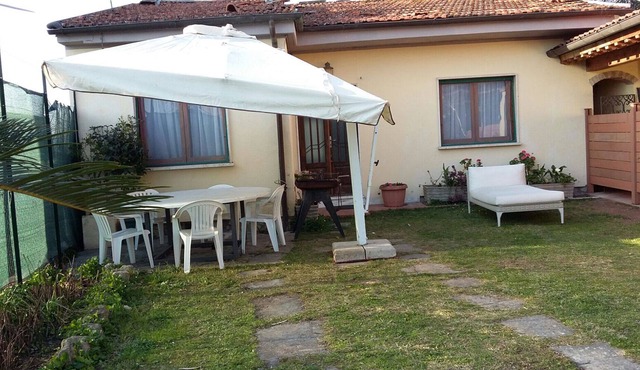 SINGLE HOUSE 1KM FROM FORTE DEI MARMI