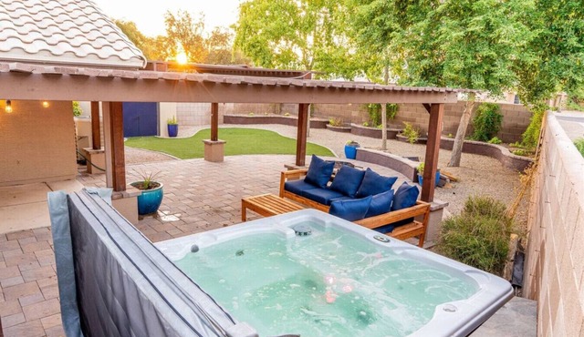 Single-Level Chandler Home · Hot Tub · Work-Friendly
