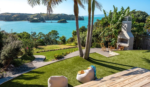 Sol Spa Oasis - Surfdale Holiday Home