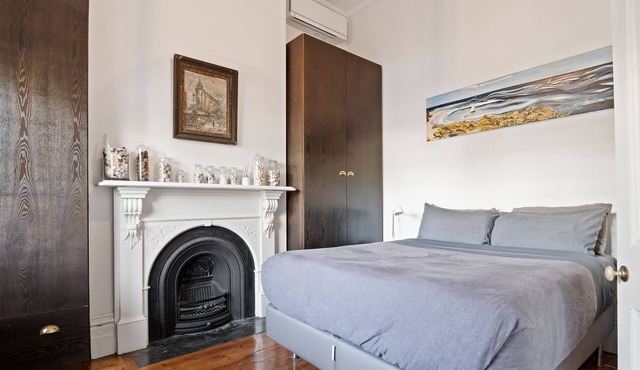 South Melbourne terrace house.Short walk to Grand Prix,MSAC,Market,Pet friendly