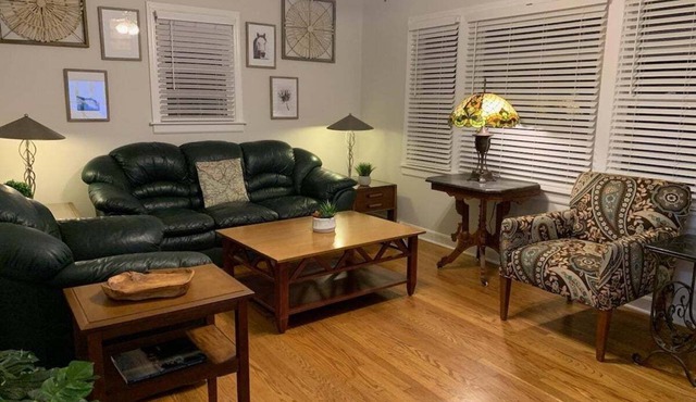 Spacious 4BR getaway in downtown Brevard, perfect for family adventures!