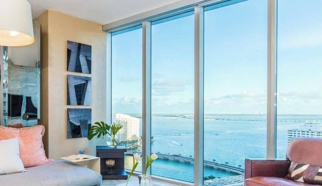 Spacious Brickell Suite | Group & Couple Ready