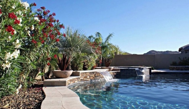 Spacious home w/heated pool, spa. Close to sport complexes