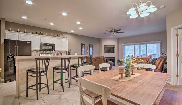 Spacious Lakefront Condo w/Views in Camdenton!