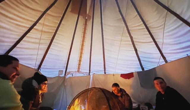 Standing Bear, Tipi for group of 6