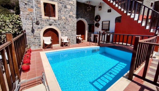 Steinhaus Erato Privater Pool Landschaftliche Kretische Ansichten by Interhome