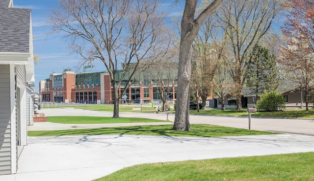 Steps from Lambeau | Unreal Location