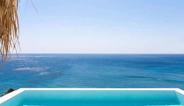 Steps to Beach,dazzling sea view