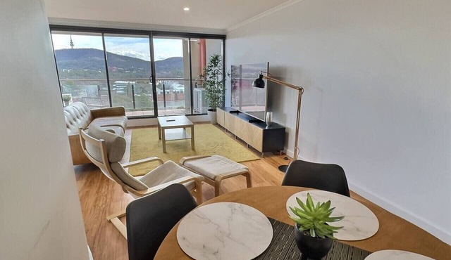 Stunning 2-Brm in Braddon!