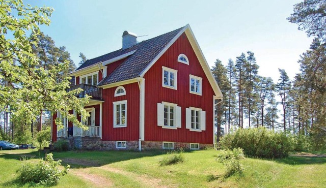 Stunning home in lgars with 3 Bedrooms and WiFi