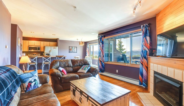 Stunning Mountain Views: Silverthorne Condo!