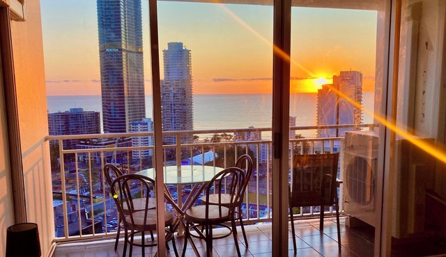 Stunning Ocean Views from Every Room 24th level Fully Aircond Cental location!