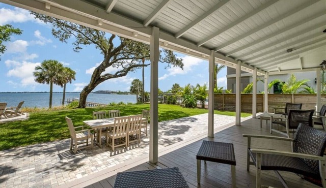 Stunning River Views - Historic 3br Walk Dntn