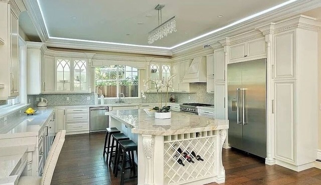 Stunning Sherman Oaks Home minutes from all LA has to offer. Pool Oasis!