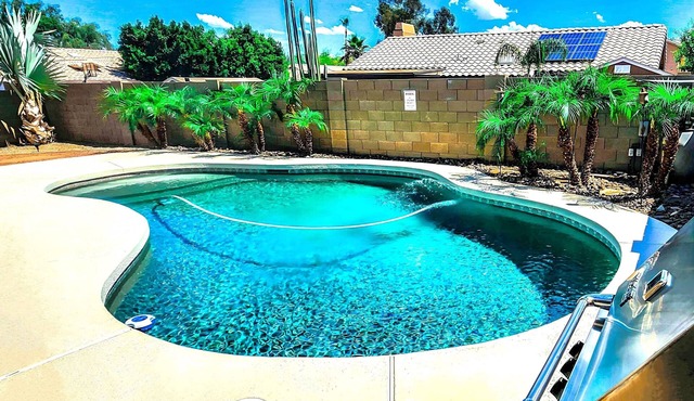 Stylish Desert Ridge Area Home - Beautiful Pool & Game Room