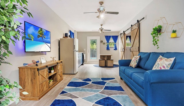 Stylish North Miami Guesthouse with King Bed, Parking, WIFI