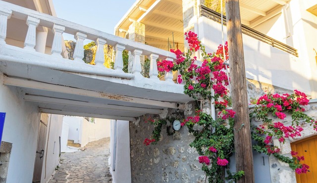 The Bridge House, 4BR Home for 10 with Terrace, Spili Rethymno