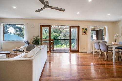 The Panoramic Tree View Home in Melbourne City