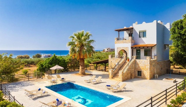 Theo Beach Villa - Four Bedroom Villa, Sleeps 9